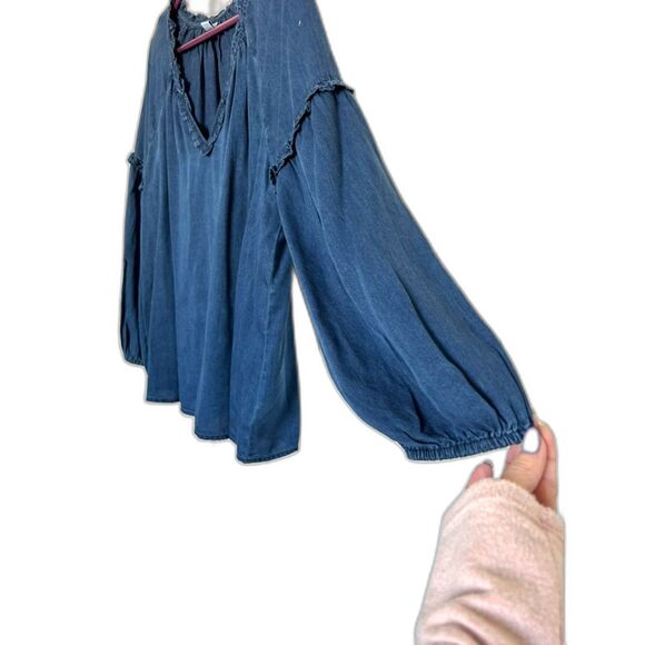 OLD NAVY Denim Chambray Balloon Sleeve Blouse Women's Size M - Picture 3 of 6